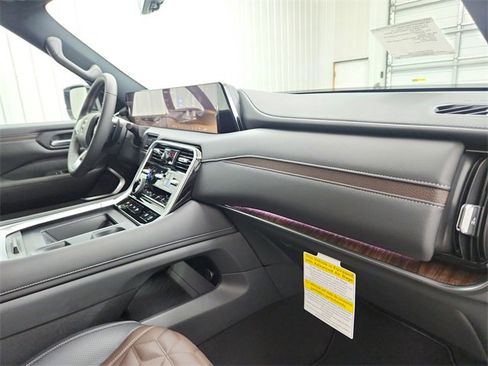 New 2026 Nissan Armada Platinum Reserve image 36