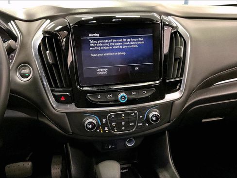 Used 2023 Chevrolet Traverse LT image 6