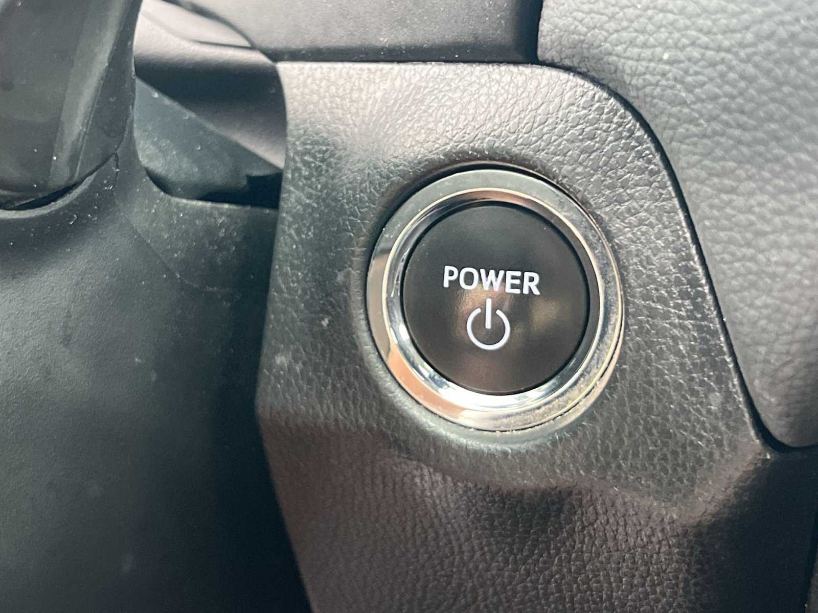 Used 2025 Toyota RAV4 XLE AWD/4WD image 33