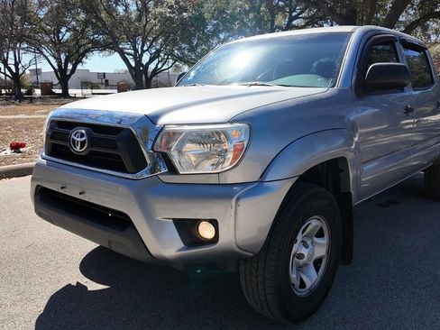 Used 2015 Toyota Tacoma PreRunner w/ SR5 Package image 5