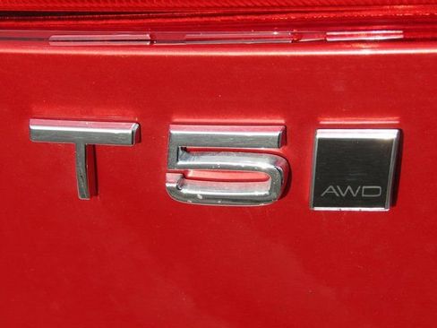 Used 2019 Volvo XC60 T5 Momentum w/ Premium Package image 28