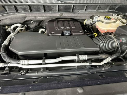 Used 2023 Chevrolet Silverado 1500 LT AWD/4WD image 32