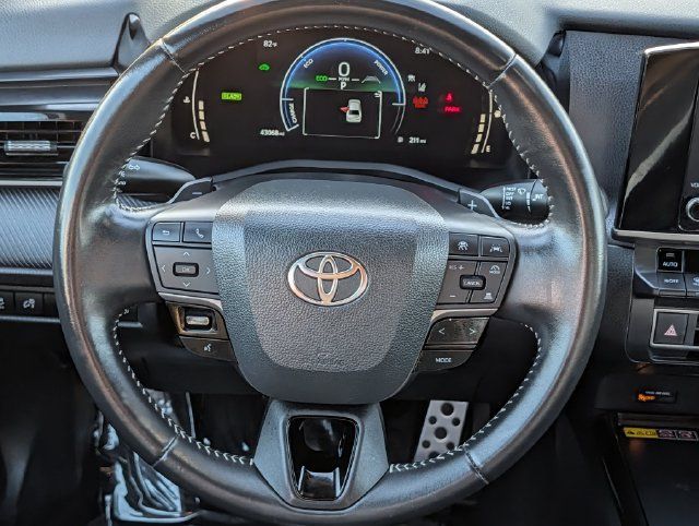 Used 2025 Toyota Camry SE FWD image 13