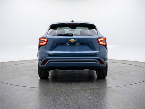Used 2025 Chevrolet Trax LT w/ LT Convenience Package FWD image 7