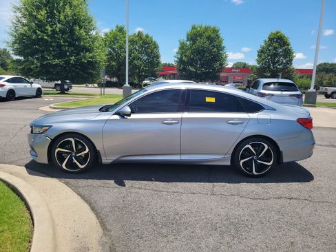Used 2020 Honda Accord Sport image 4