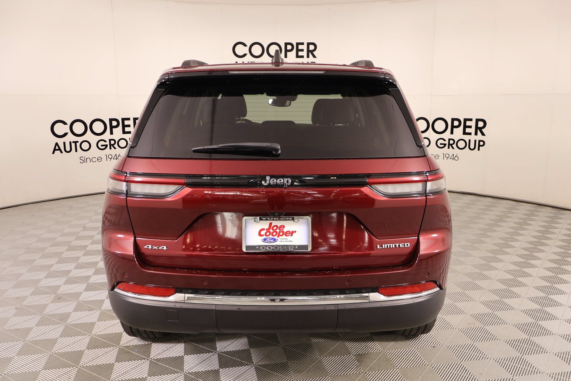 Used 2023 Jeep Grand Cherokee Limited w/ Trailer Tow Prep Group (B) AWD/4WD image 22