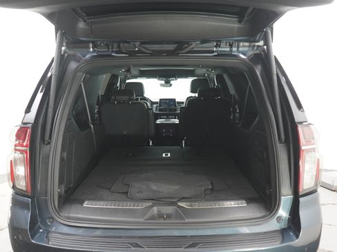 Used 2021 Chevrolet Suburban High Country w/ Premium Package AWD/4WD image 16