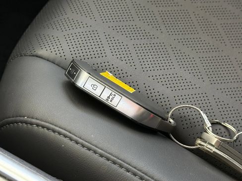 Used 2026 Kia Carnival FWD image 22