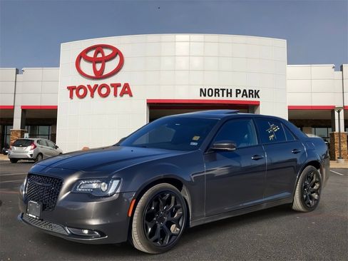 Used 2023 Chrysler 300 S image 1