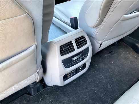 Used 2017 Honda Pilot Touring image 10