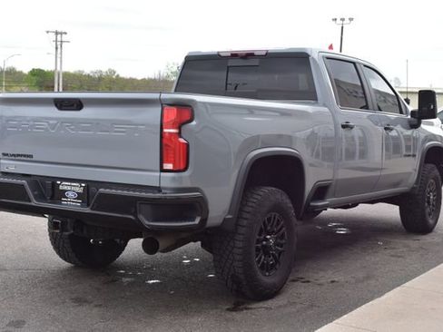 Used 2025 Chevrolet Silverado 2500 ZR2 w/ Technology Package AWD/4WD image 11