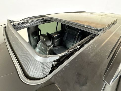 Certified 2025 Cadillac Escalade Sport Platinum w/ LPO, ONYX Package AWD/4WD image 21