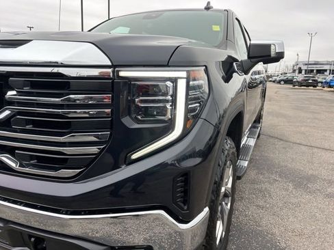 Used 2023 GMC Sierra 1500 SLT w/ SLT Premium Package image 9