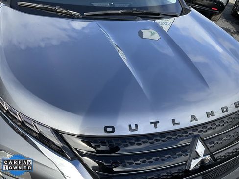 Used 2023 Mitsubishi Outlander SE image 82
