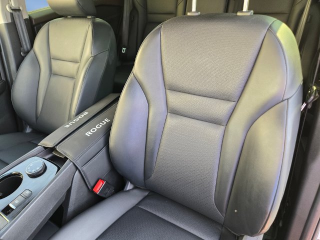 Used 2023 Nissan Rogue SV w/ SV Premium B Package AWD/4WD image 16