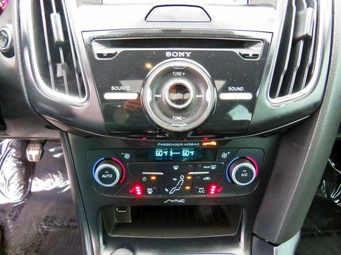 Used 2018 Ford Focus ST w/ Equipment Group 402A image 28