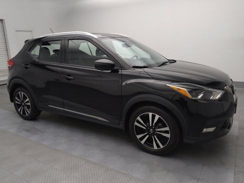 Used 2020 Nissan Kicks SR w/ SR Premium Package image 11
