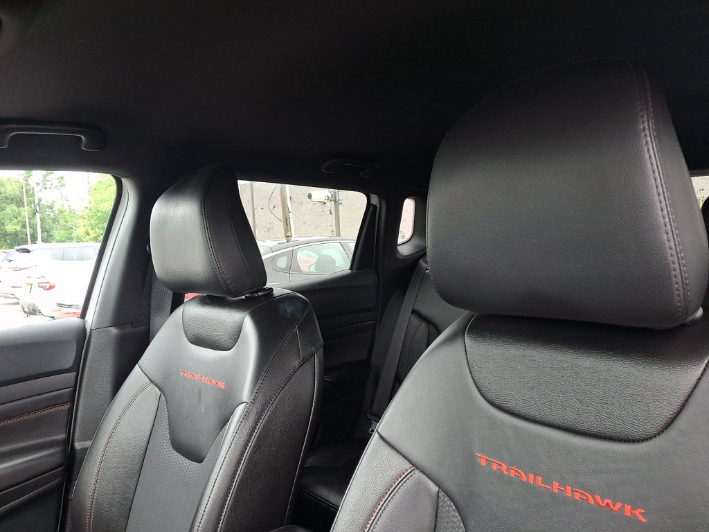 Used 2025 Jeep Compass Trailhawk AWD/4WD image 24