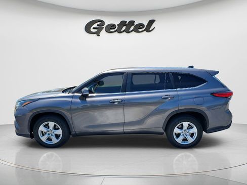 Used 2023 Toyota Highlander LE FWD image 8