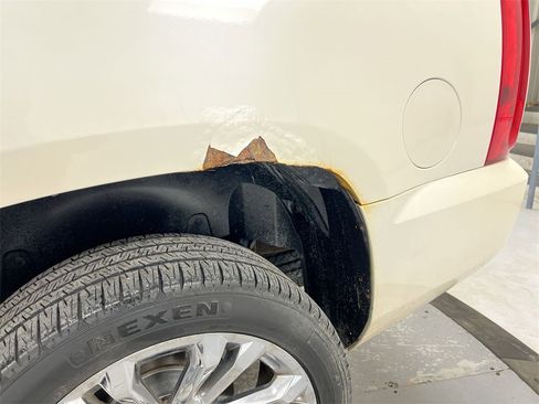 Used 2012 GMC Yukon SLT w/ SLT-2 Equipment Package image 30