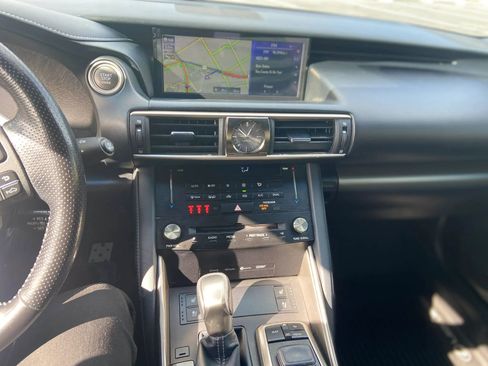 Used 2018 Lexus IS 300 F Sport image 10