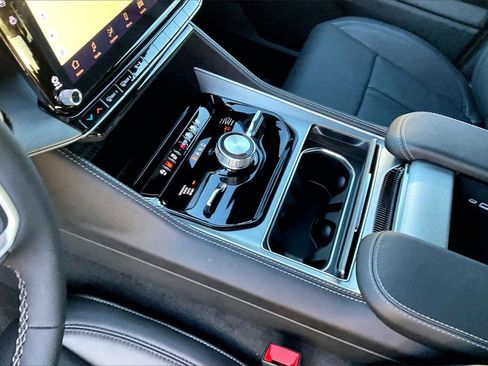 New 2026 Jeep Grand Wagoneer Limited image 8