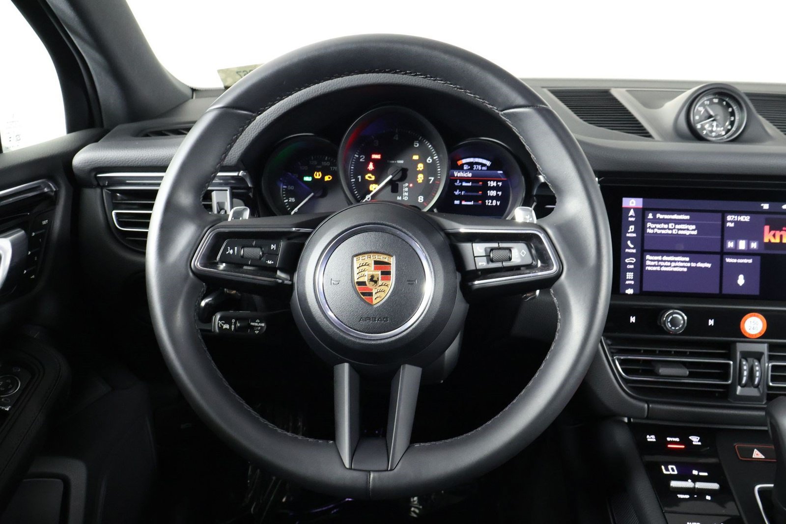 Certified 2026 Porsche Macan AWD/4WD image 12