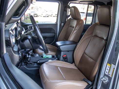 Used 2020 Jeep Gladiator Rubicon AWD/4WD image 11