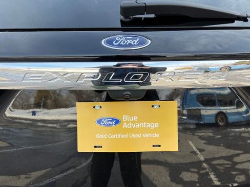Certified 2022 Ford Explorer XLT w/ Equipment Group 202A image 39