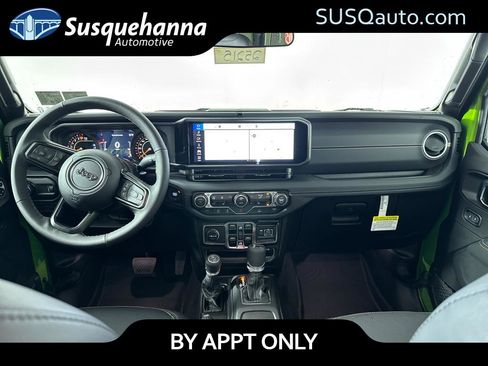 New 2025 Jeep Gladiator Sport image 4