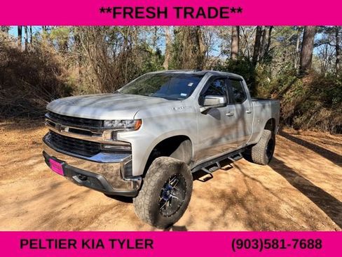 Used 2020 Chevrolet Silverado 1500 LT w/ Trailering Package image 3