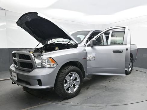 Used 2019 RAM 1500 Express AWD/4WD image 41