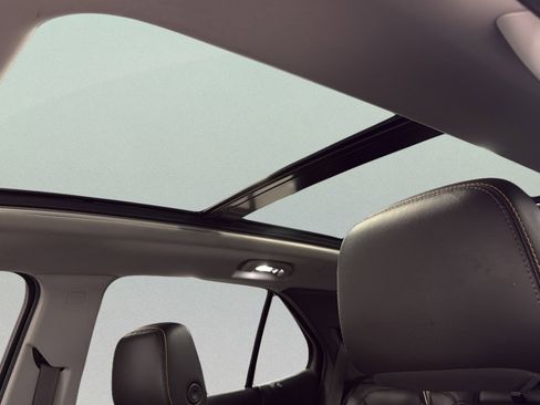 Used 2022 Chevrolet Equinox Premier image 18