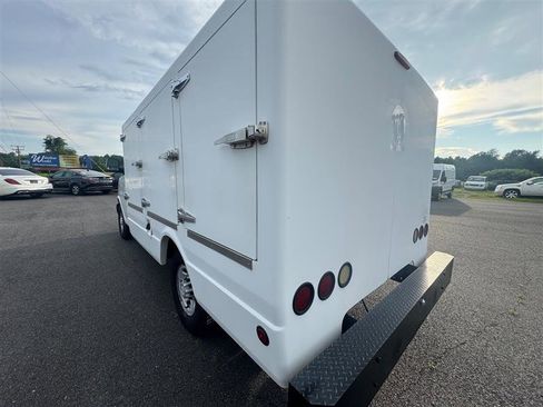 Used 2014 Chevrolet Express 3500 image 20