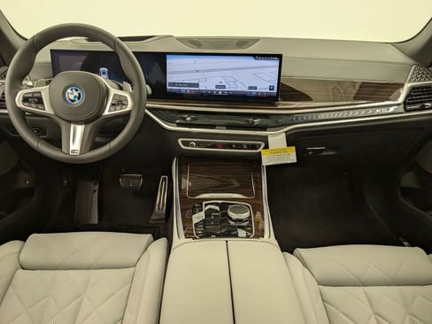 New 2026 BMW X5 xDrive50e w/ M Sport Package AWD/4WD image 17