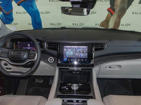 Used 2022 Jeep Wagoneer Series II image 3