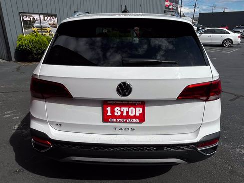 Used 2023 Volkswagen Taos SE FWD image 6