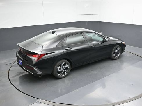 Certified 2025 Hyundai Elantra Sport FWD image 51