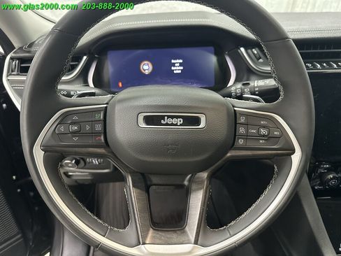 Used 2023 Jeep Grand Cherokee L Limited w/ Luxury Tech Group II AWD/4WD image 4