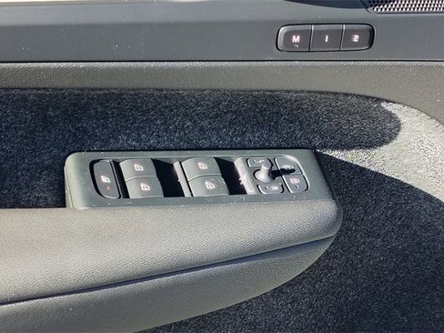 New 2026 Volvo XC40 B5 Core w/ Climate Package image 10