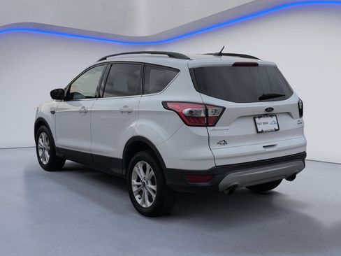 Used 2018 Ford Escape SE image 3