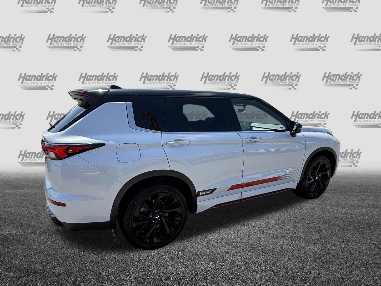 Used 2023 Mitsubishi Outlander Ralliart AWD/4WD image 11