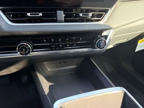 New 2026 Chevrolet Equinox LT w/ Safety and Technology Package FWD image 27