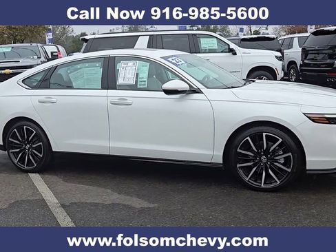 Used 2023 Honda Accord Touring image 11