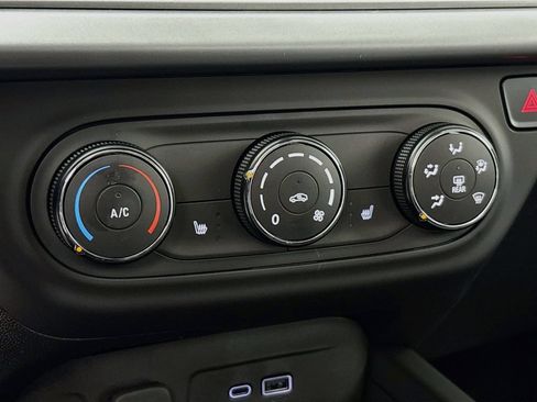 New 2026 Chevrolet Trax LS w/ LS Convenience Package FWD image 16
