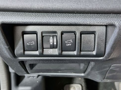 Used 2023 Subaru Outback Limited image 10