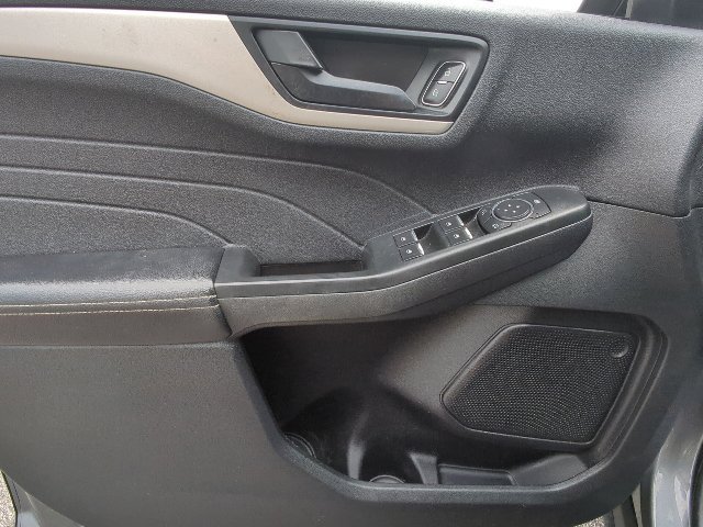 Used 2022 Ford Escape SE w/ SE Sport Appearance Package AWD/4WD image 12