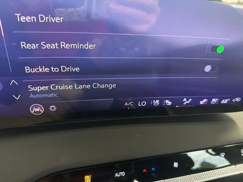 Used 2025 Buick Enclave Avenir w/ Super Cruise Package AWD/4WD image 29