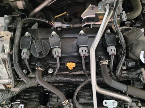 Used 2025 Nissan Altima 2.5 SV FWD image 30