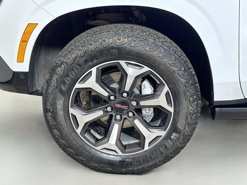 Certified 2025 GMC Yukon AT4 Ultimate AWD/4WD image 33
